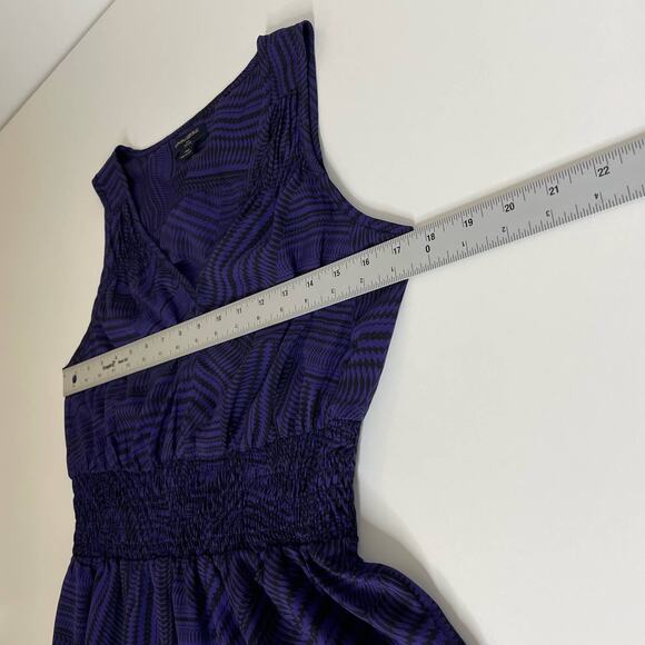 Banana Republic Geo Print Sleeveless Smocked Blouse Purple PM Dark Academia - Picture 8 of 9